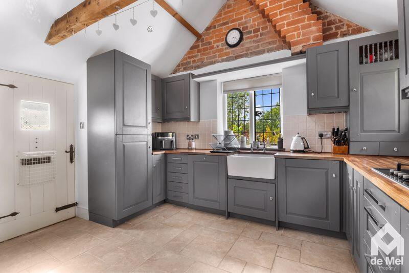 House in Gloucester - View 2