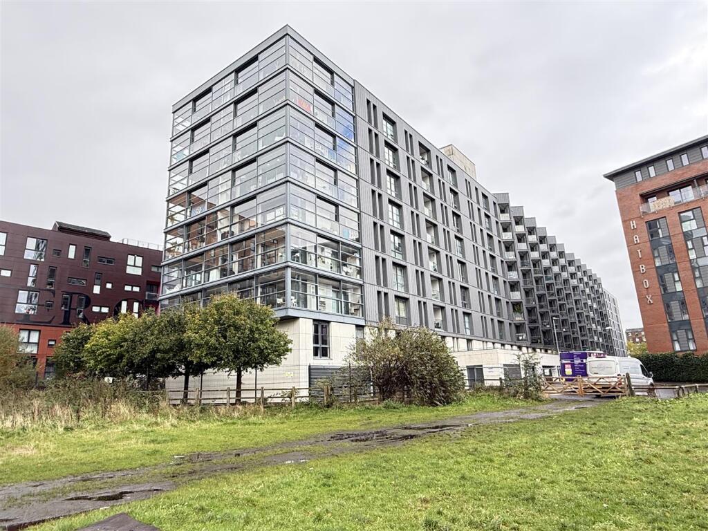 Apartment in Manchester, Greater Manchester - View 2