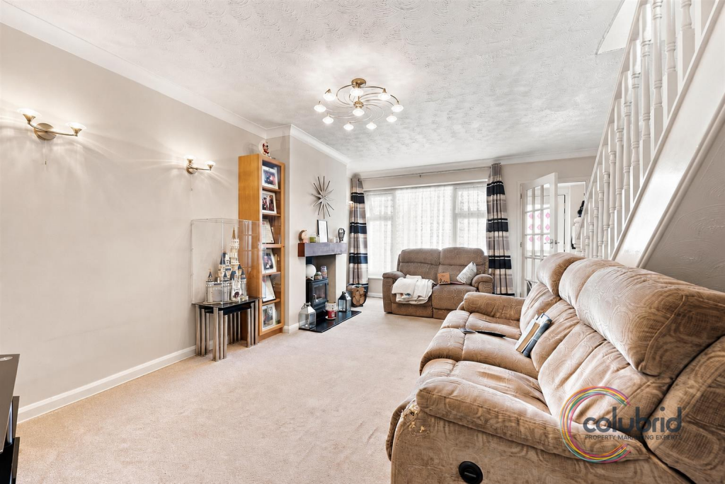 House in Stanford-le-Hope, Essex - View 3