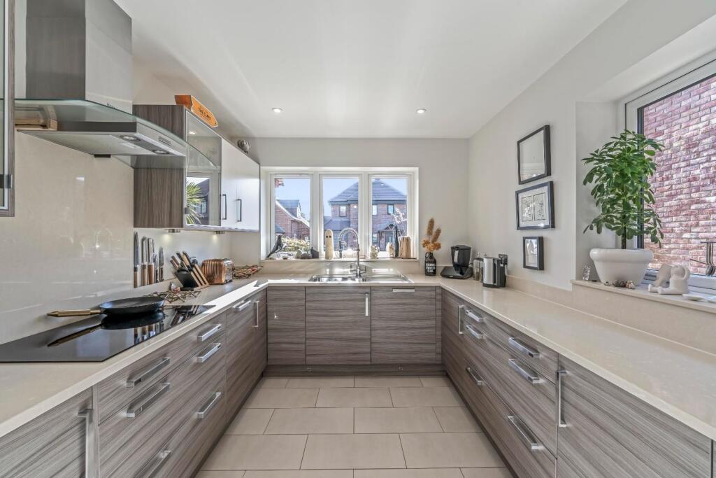 House in Twickenham - View 2