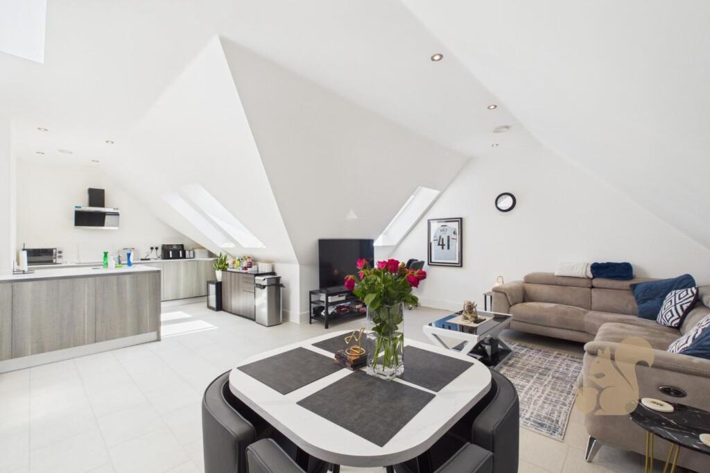 1-bed flat on Point Chase, Marks Tey, CO6, £180,000