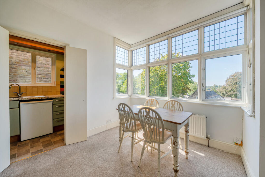 Apartment in Guildford, Charlotteville - View 5