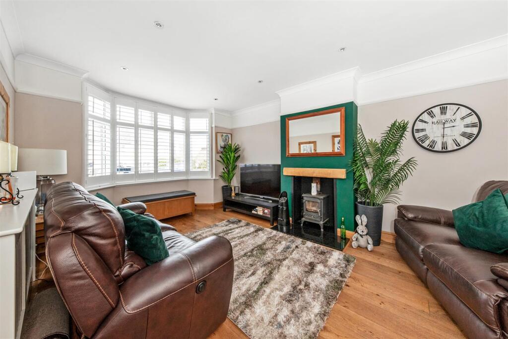 House in Croydon - View 3