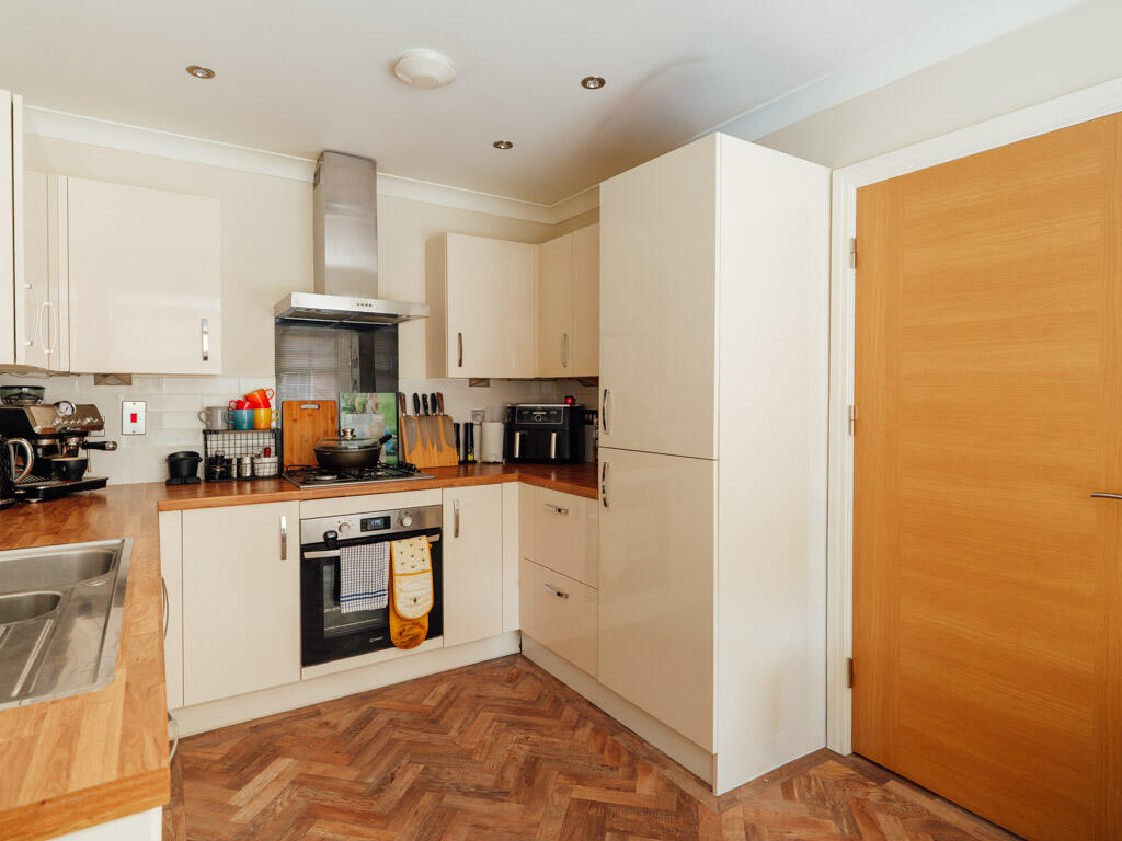 House in Worcester - View 5