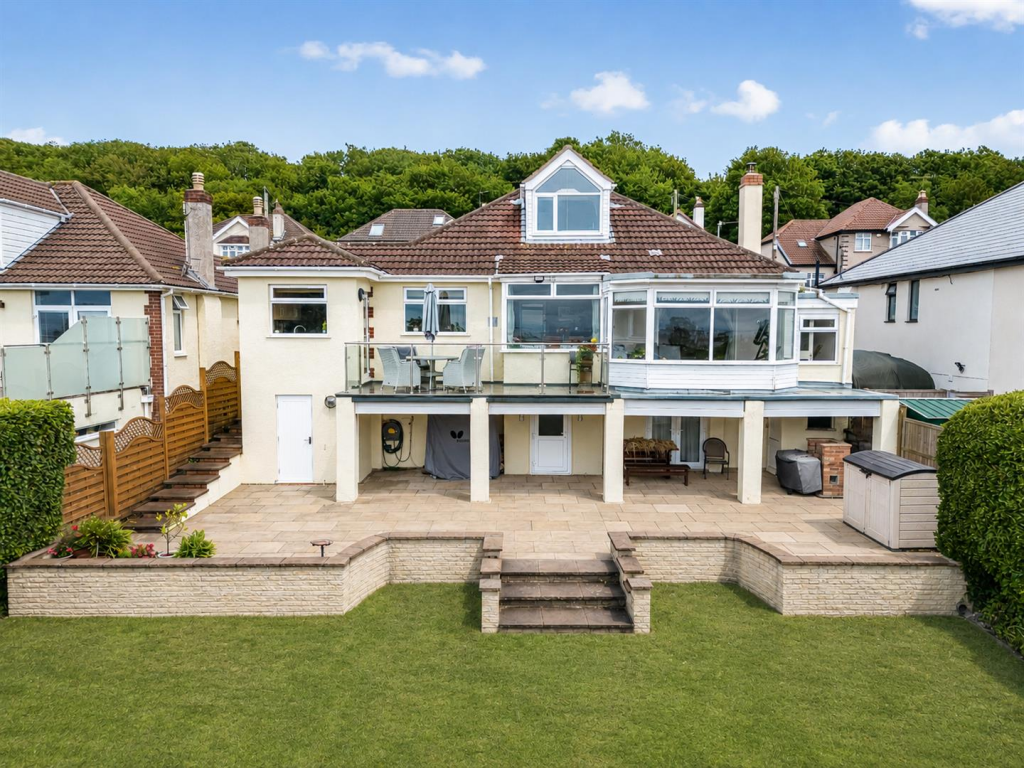 Main image of property: Kings Road, Clevedon - IMPRESSIVE VIEWS & LARGE GARDEN