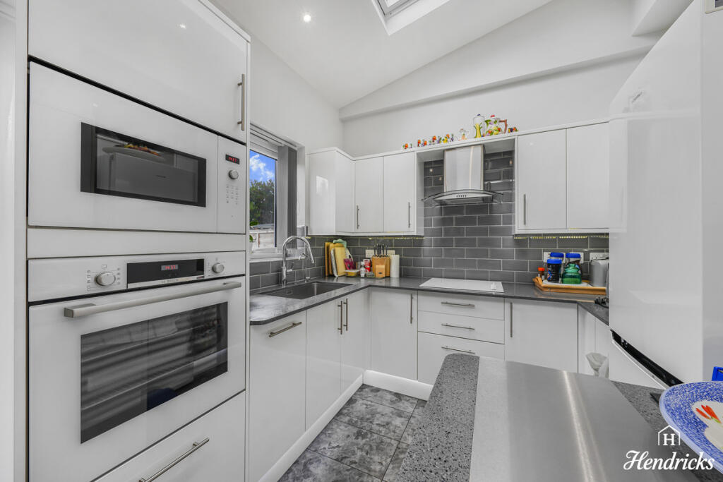 House in Southend-on-Sea - View 4