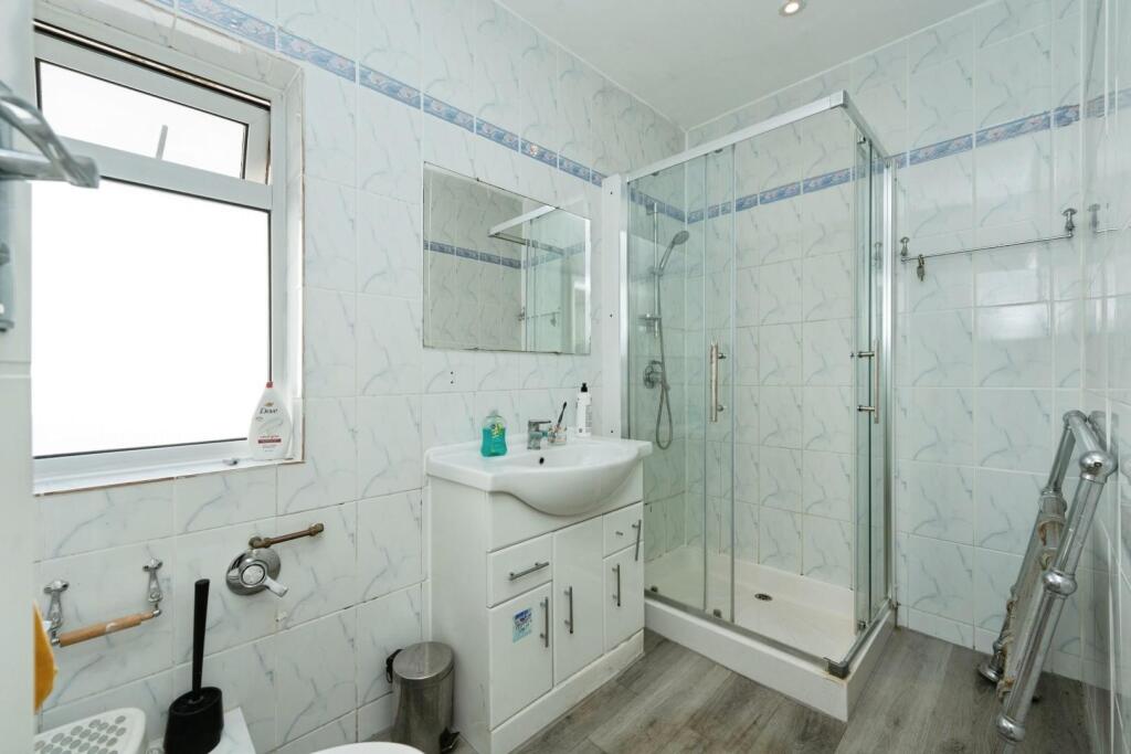 House in London - View 4