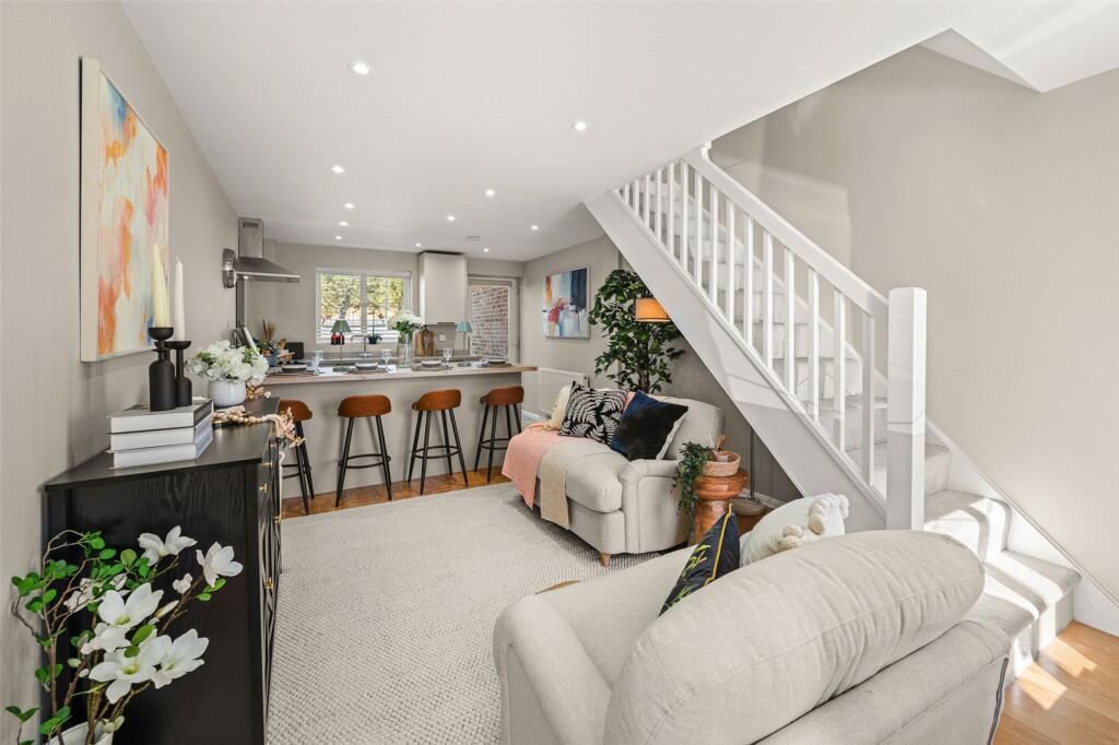Main image of property: Kilmington Close, Bracknell, Berkshire, RG12