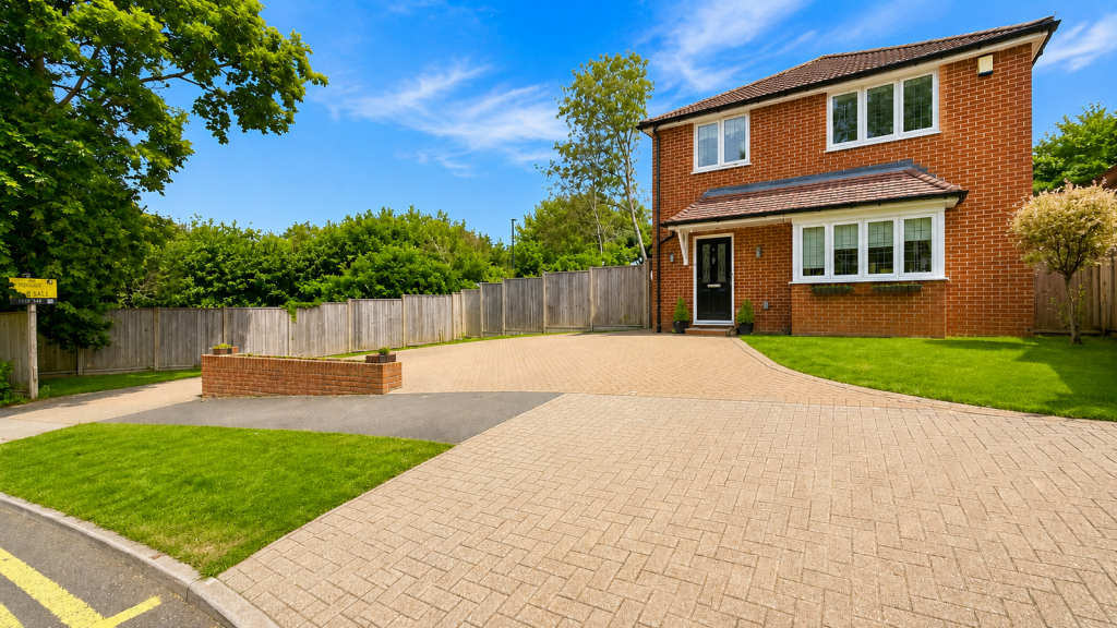 Cleave Avenue, Orpington, BR6 7HB
