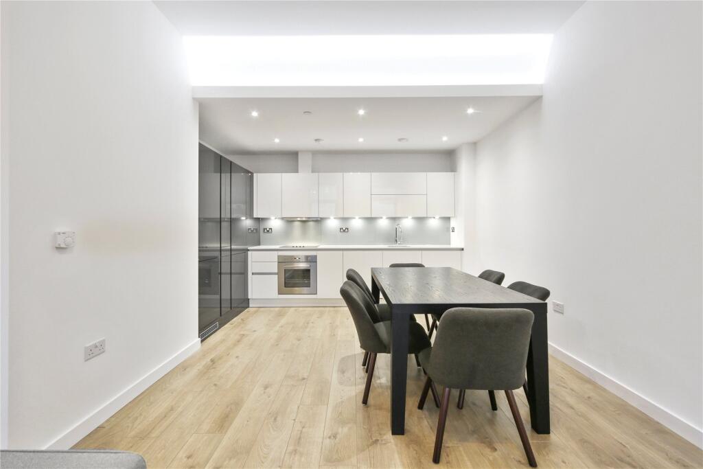House in London - View 3