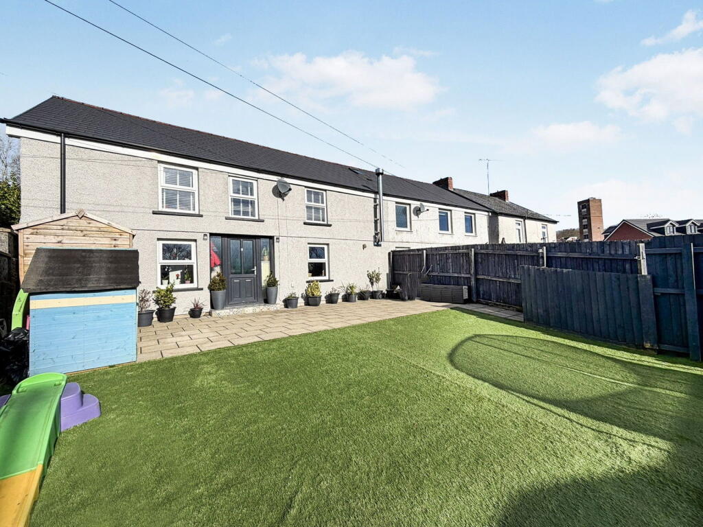 Compass Row, Pontardawe, Swansea, SA8 4LS, Swansea