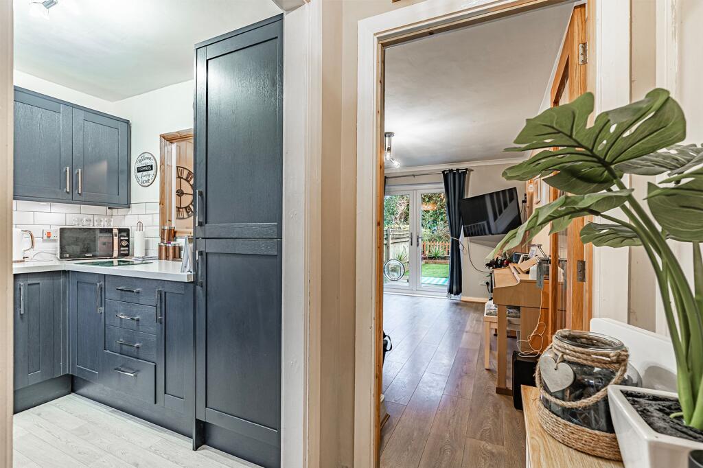 House in Pontypridd, Rhydyfelin - View 2
