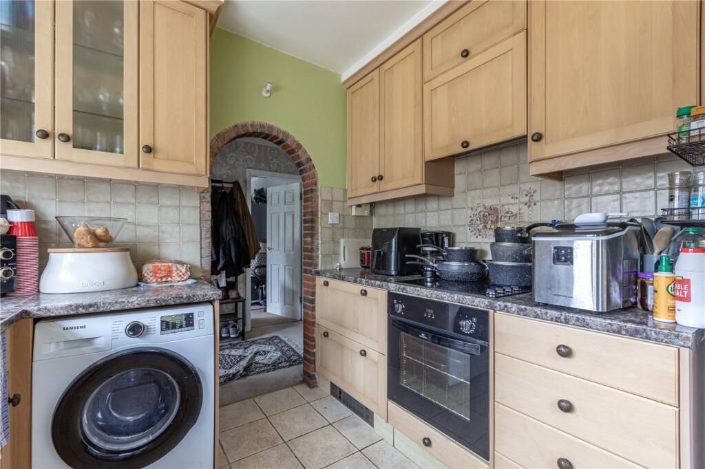 Sanway Road, Byfleet, West Byfleet, Surrey, KT14 photo 4