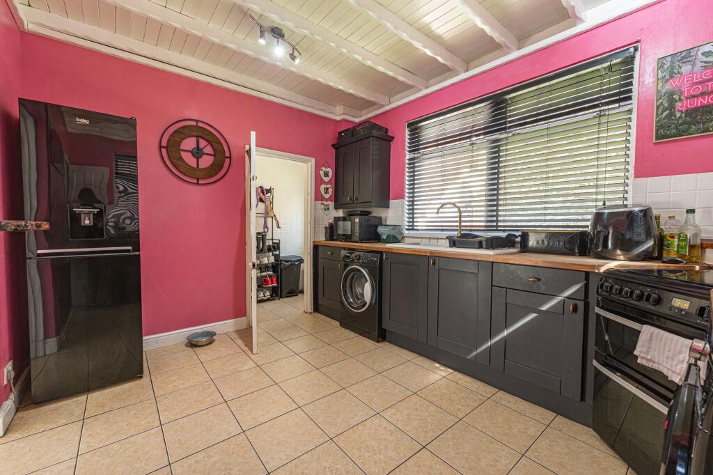 House in Newport, Ynysddu - View 5