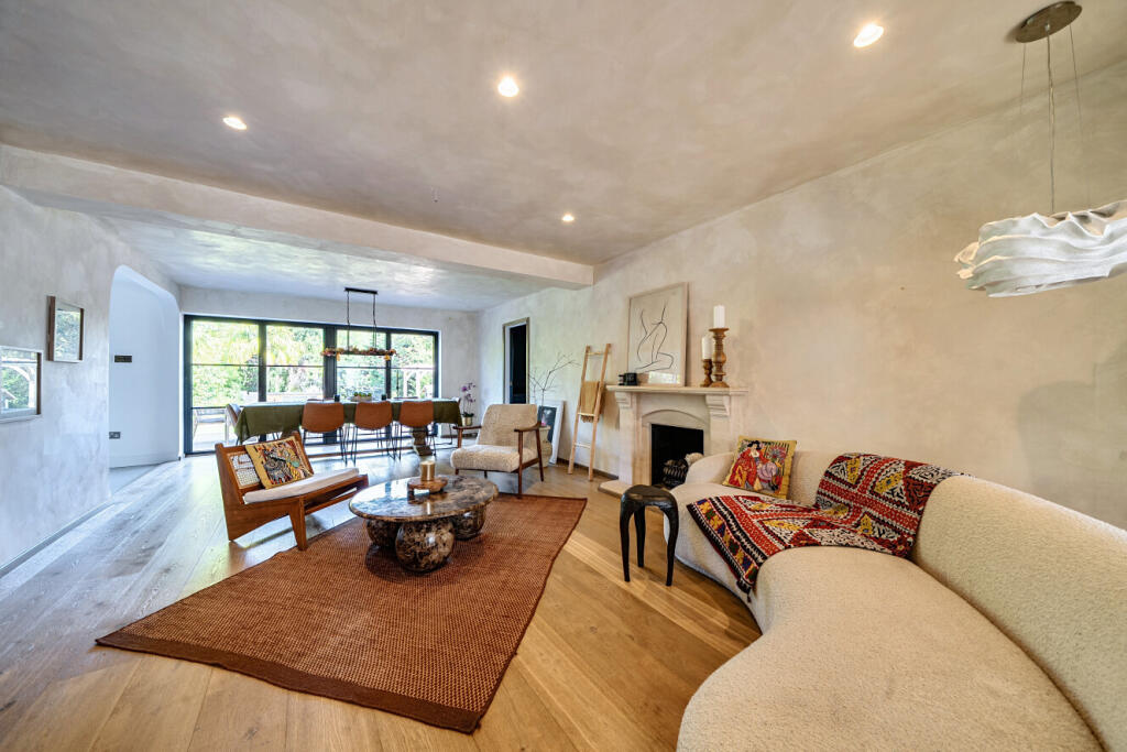 Kevington Drive, Chislehurst, BR7 photo 5