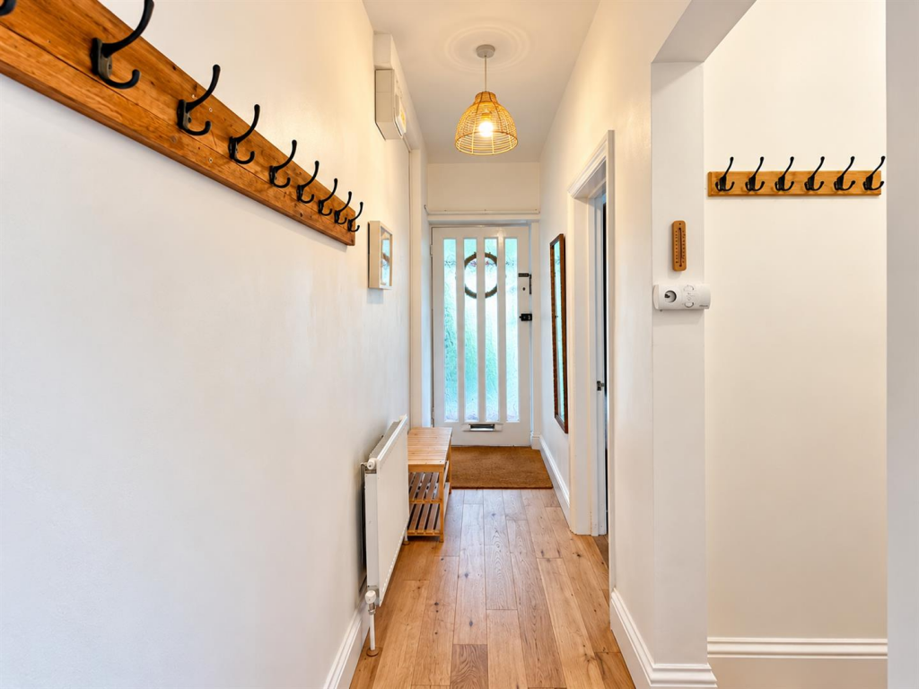 Apartment in Brighton, Round Hill - View 4