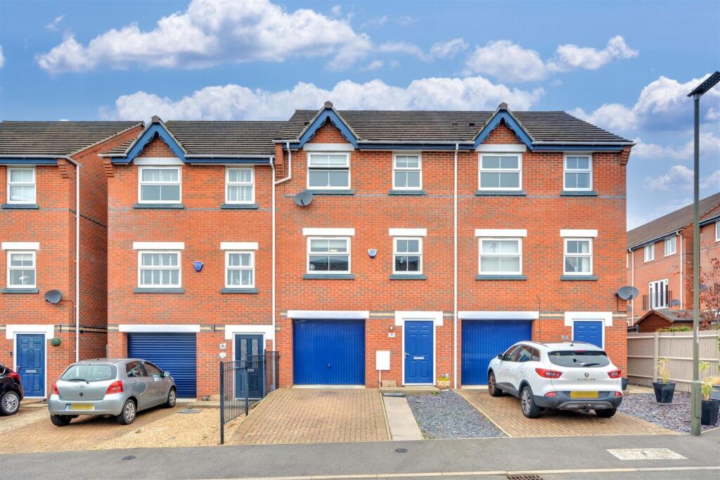 4-bed terraced on Greenhalgh Crescent, Ilkeston, £240,000