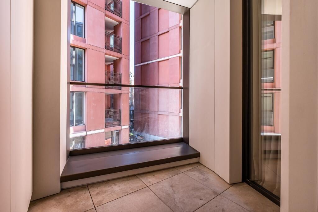 Apartment in London, City of Westminster - View 3