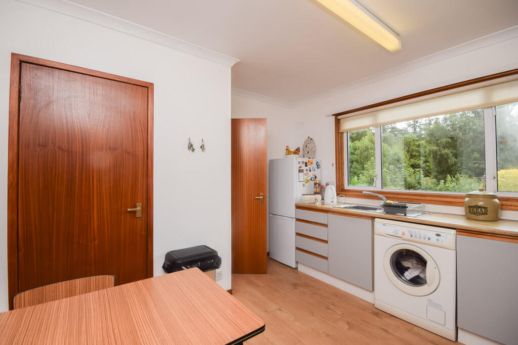 House in Perth - View 5