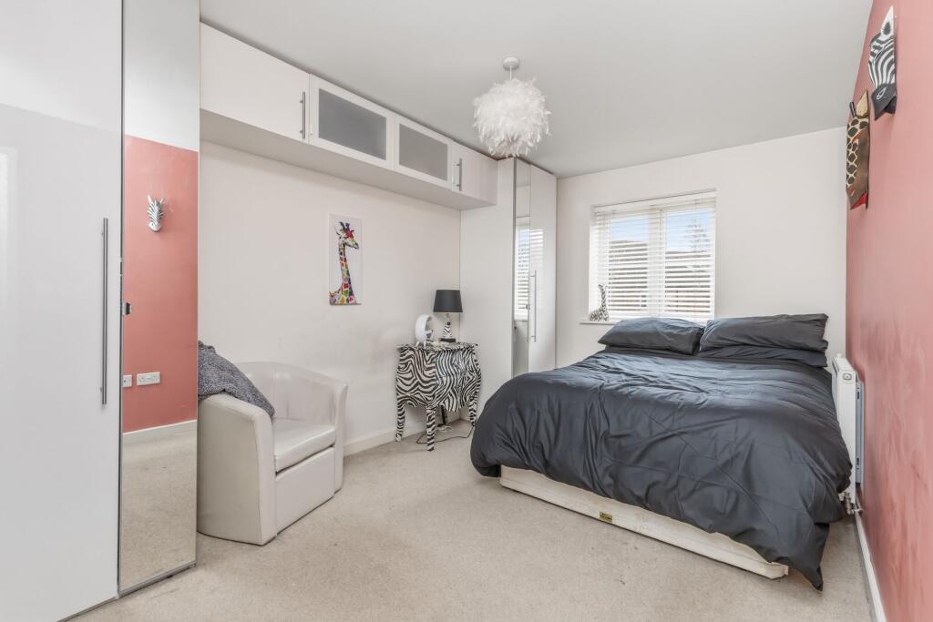 House in Horsham, Broadbridge Heath - View 5