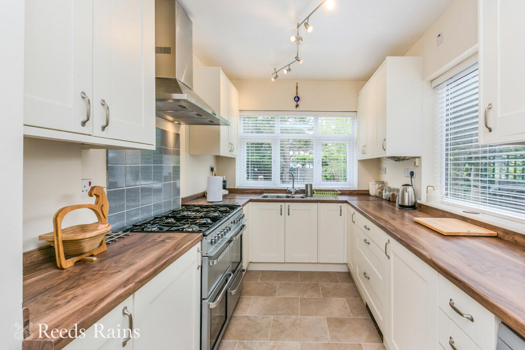 69, London Road, Lyme Green, Macclesfield, Cheshire, SK11 photo 4