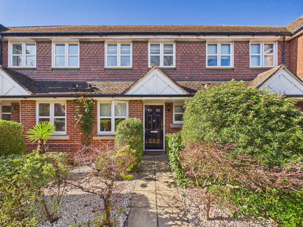 Main image of property: Siareys Close, Chinnor, Oxfordshire