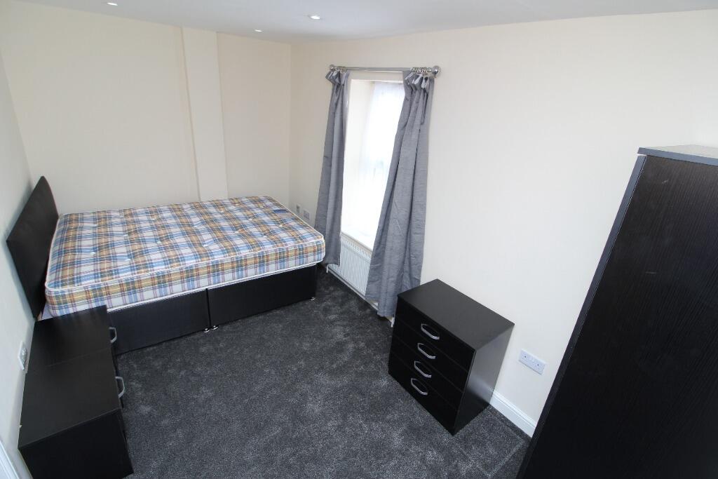 Apartment in Reading - View 5
