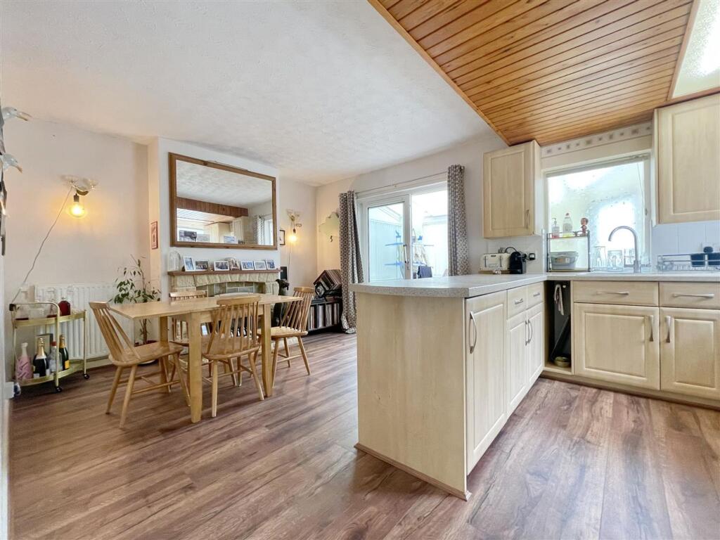Apartment in Dorchester - View 4