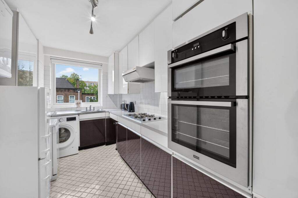 Apartment in London - View 5