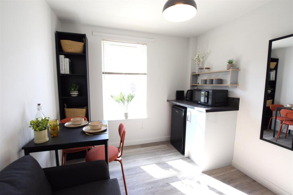 Main image of property: Brayford Court - Studio Room - AVAILABLE NOW