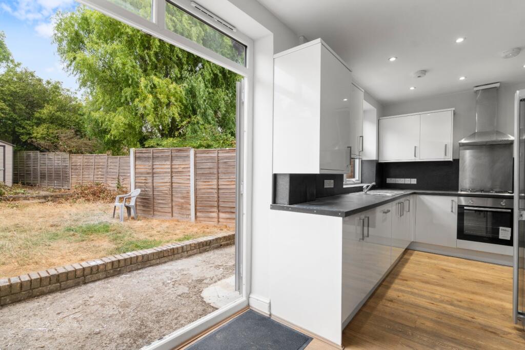 House in London - View 5