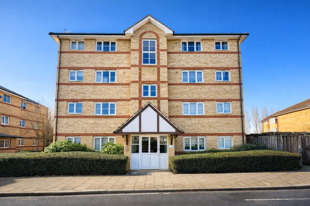 Main image of property: Cumberland Place, London, SE6