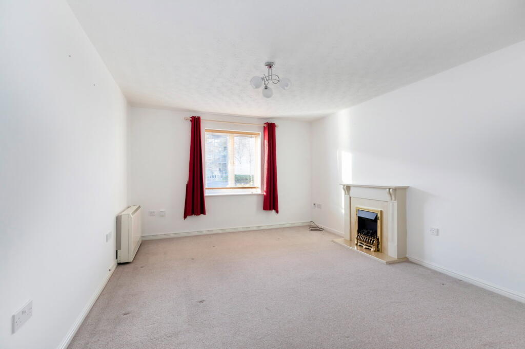 Main image of property: Banyard Close,Cheltenham,GL51 7SX