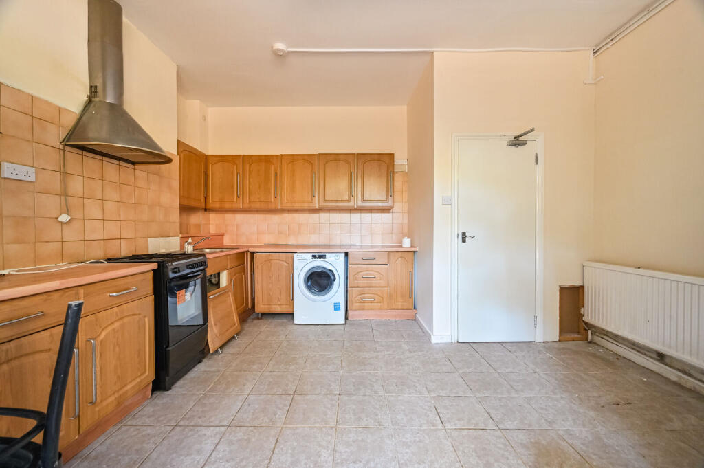 Apartment in London, Taverner Square, Highbury - View 4