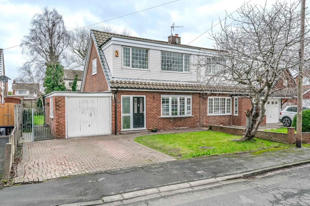 3-bed semi-detached on Rockburgh Crescent, Walmer Bridge, PR4, £239,995