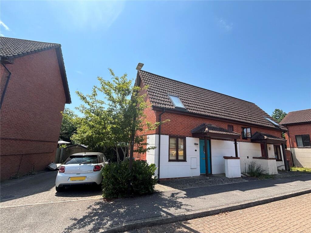 Main image of property: Lands End Grove, Tattenhoe, Milton Keynes, Buckinghamshire, MK4