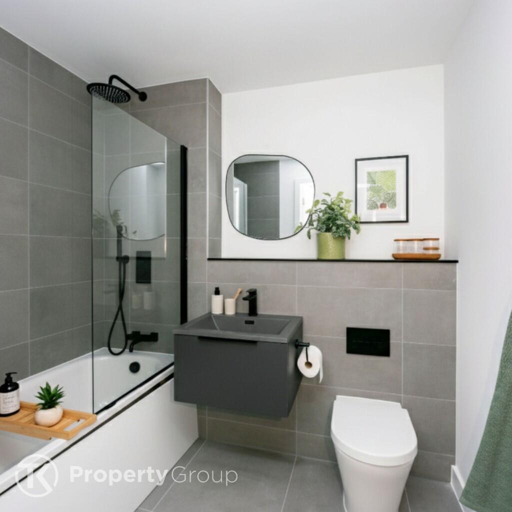 Manchester, Greater Manchester, M5 photo 4