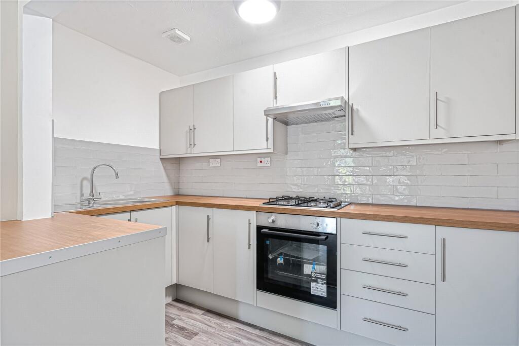 House in London, Whitton - View 3