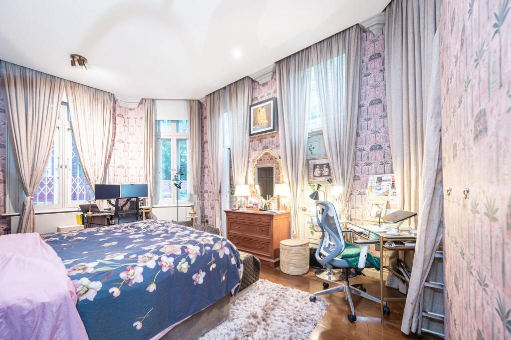 Apartment in London - More