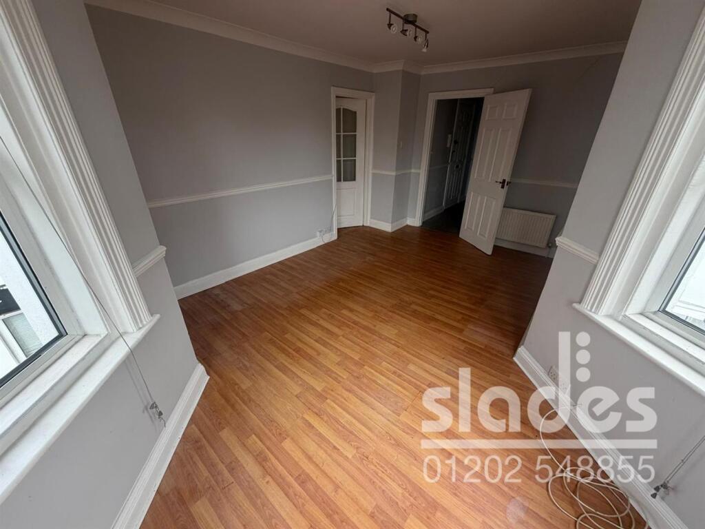 Apartment in Bournemouth, Boscombe - View 4
