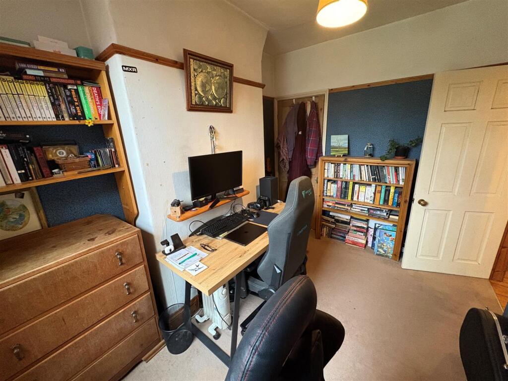 House in Staffordshire Moorlands, Leek - More