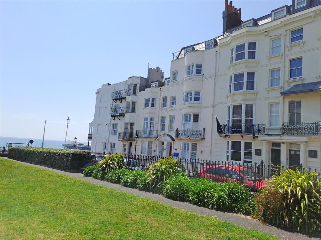 Apartment in Brighton, Queen's Park - View 2