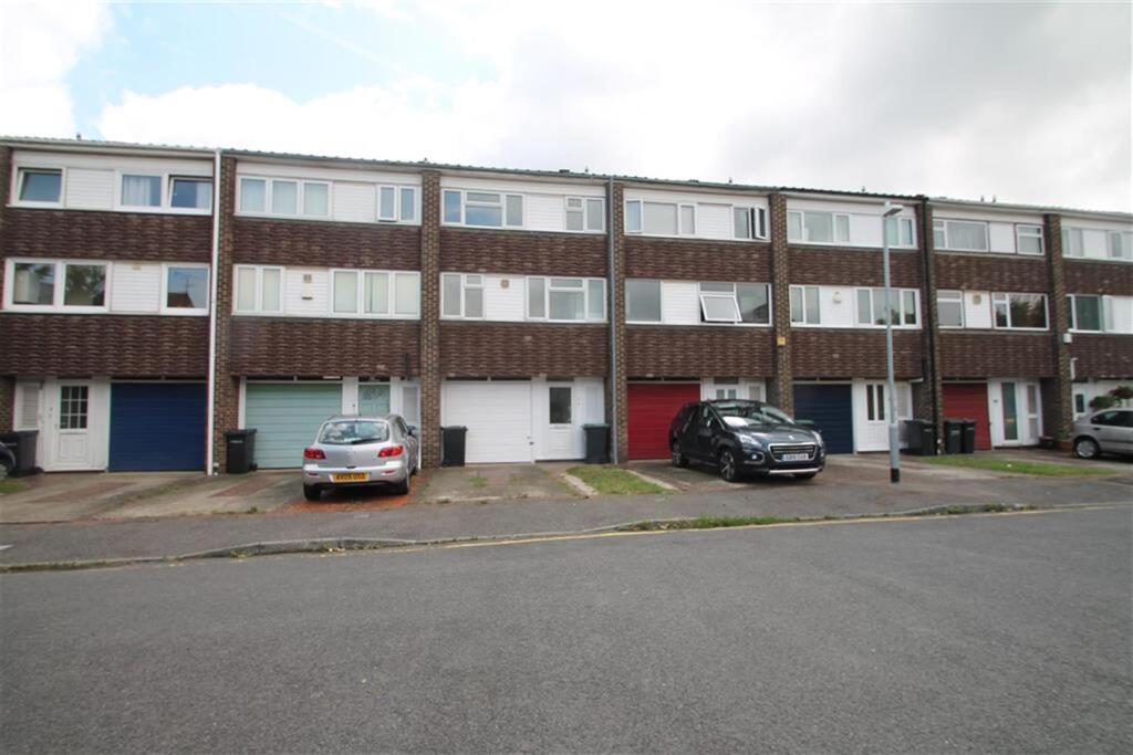 Main image of property: Weavers Close, Gravesend, DA11 0SJ