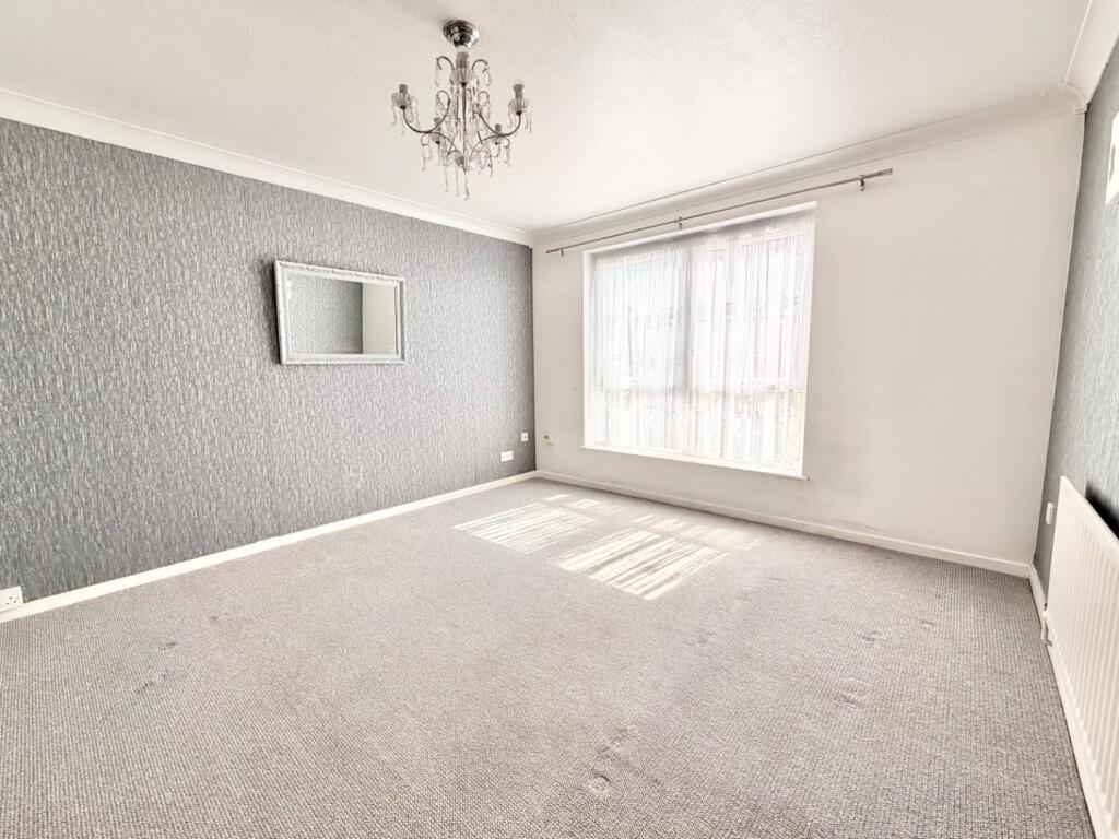 Apartment in Solihull, Castle Bromwich - View 5