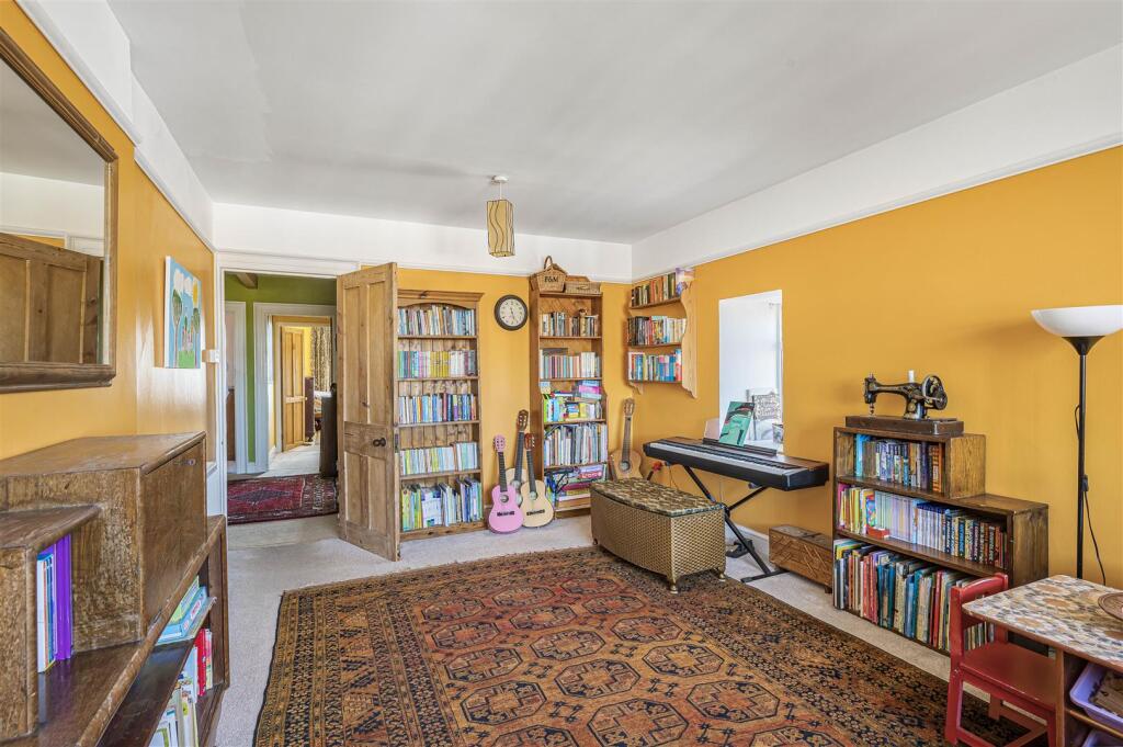 Apartment in Seaford, East Blatchington - More