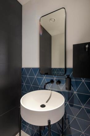 THE CROSSE 1021_016.jpg