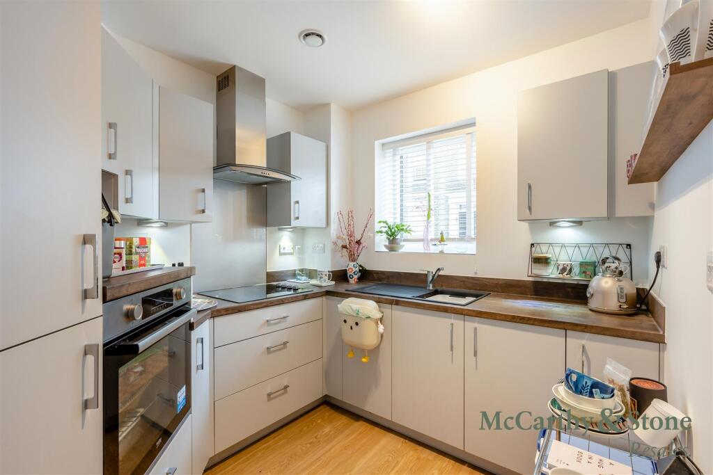 Apartment in Ipswich, Stoke - More