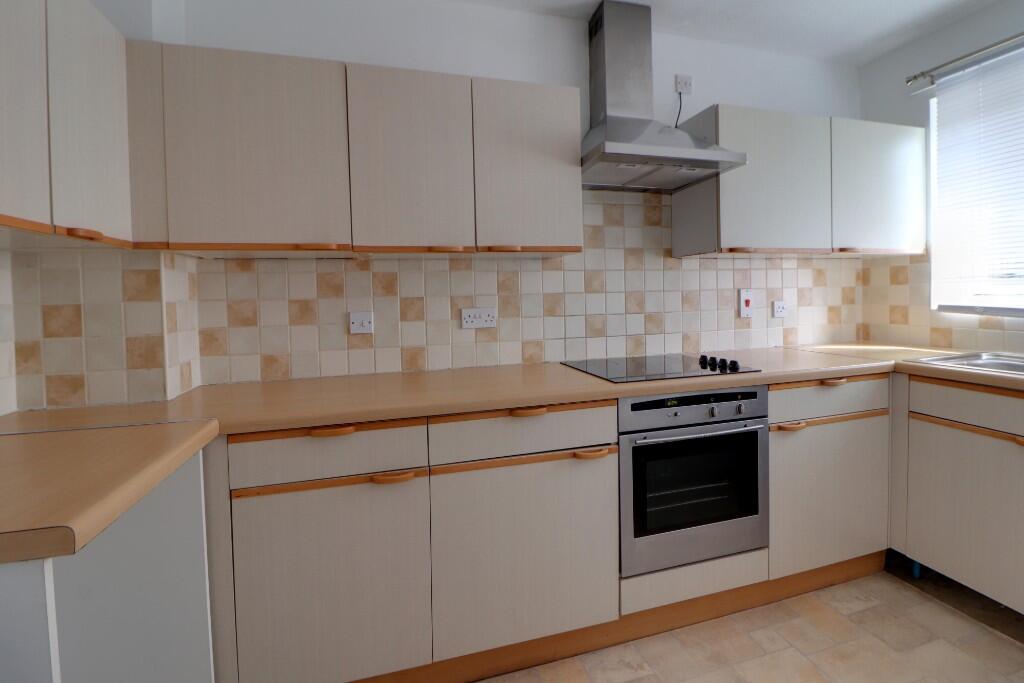 Middlesborough Close, Stevenage, Hertfordshire, SG1 photo 4