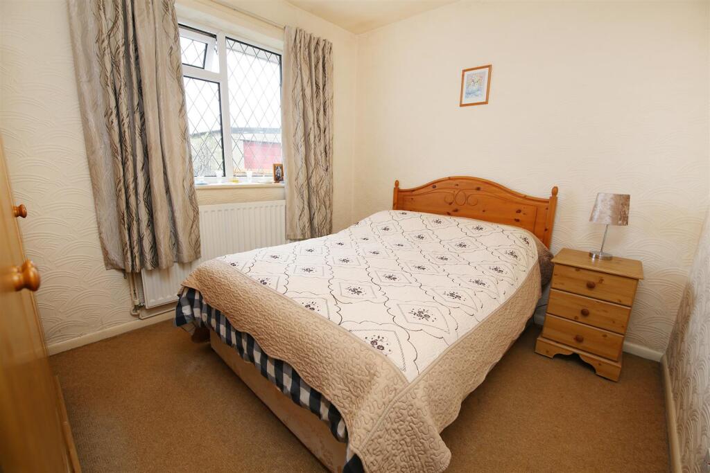 Kingfisher Crescent, Cheadle photo 4