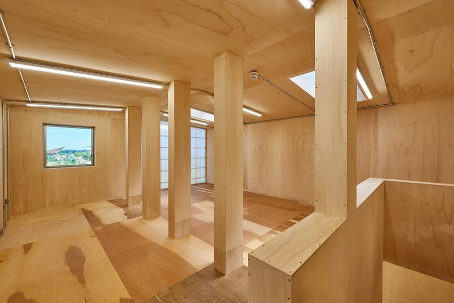 Interior 1.jpg